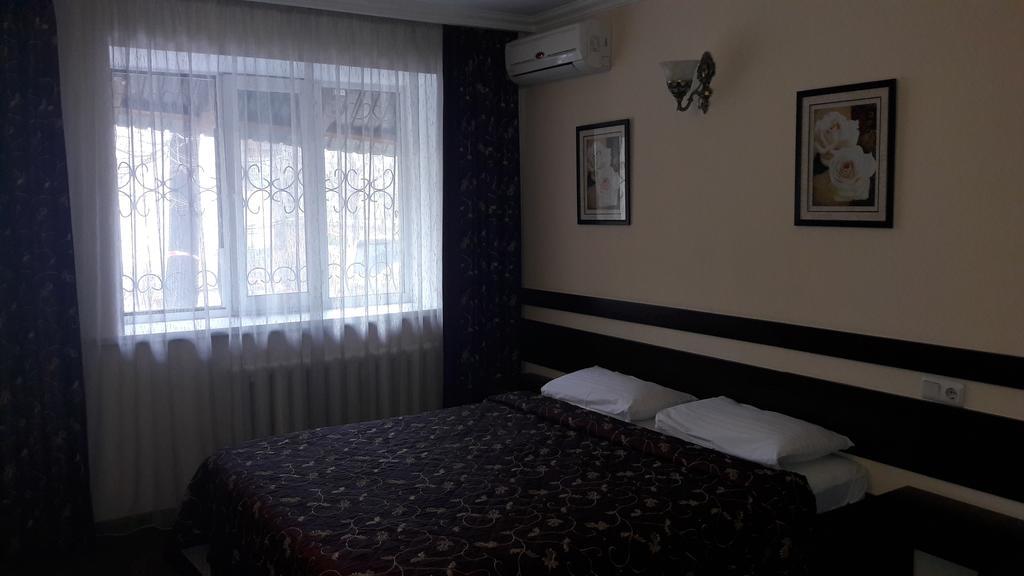 Salem On Tulebaeva Street Hotel Almaty Exterior photo